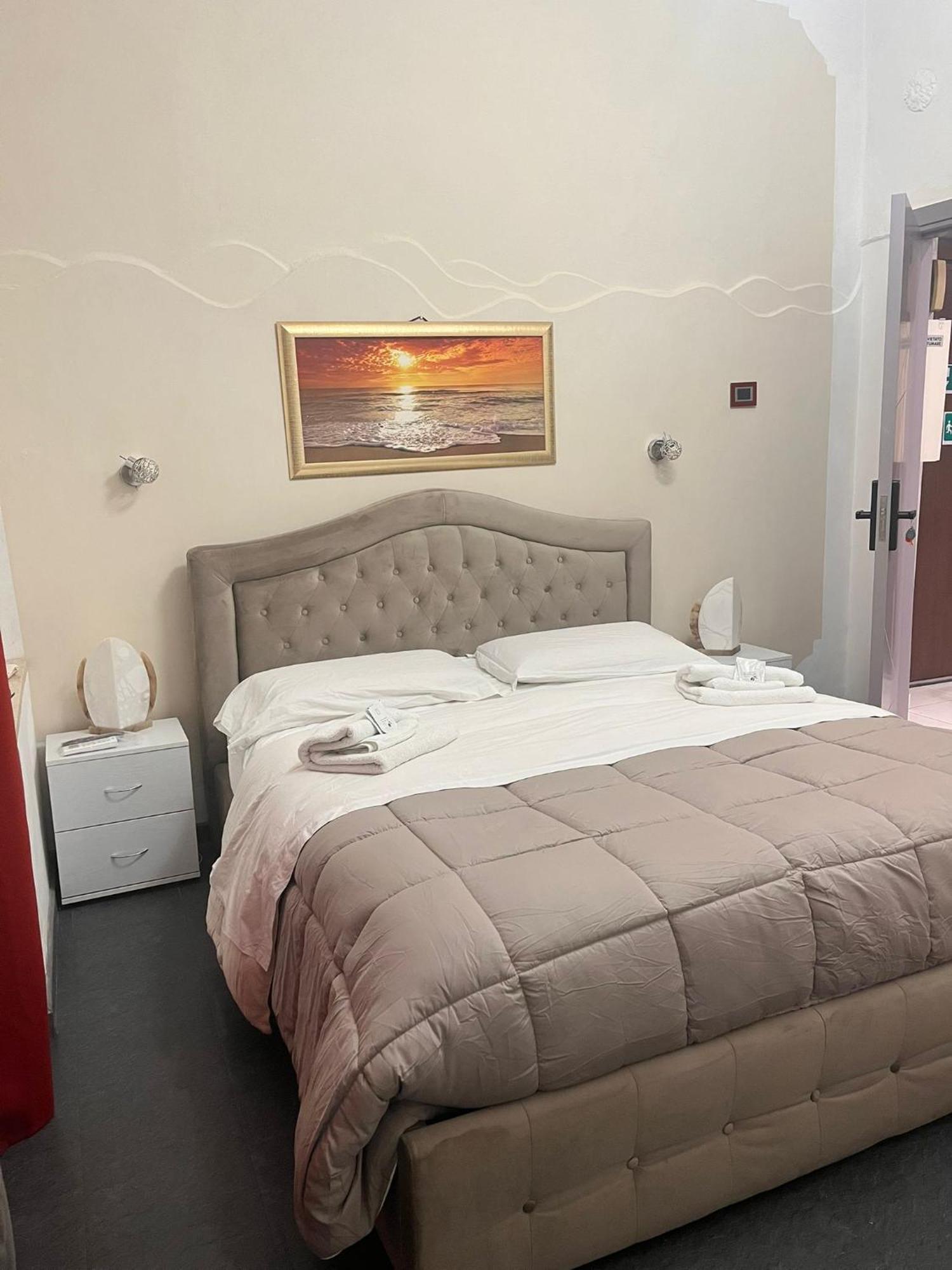 ロー Exclusive Passion Bed & Breakfast エクステリア 写真
